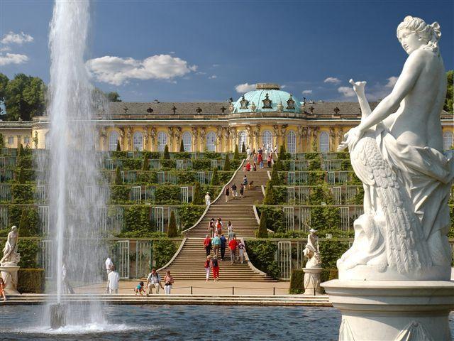 ארמון סנסוסי (Sanssouci Palace)