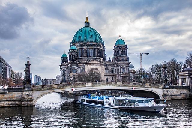 חופשה בברלין מעניקה לכם את האפשרות ליהנות מהיסטוריה מדהימה, טבע, קניות וחיי לילה תוססים
