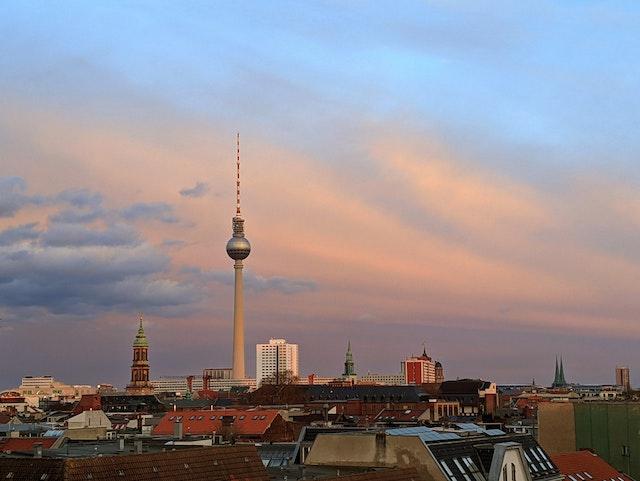 מלונות ליד מגדל הטלוויזיה בברלין יאפשרו לכם ליהנות מהמגדל הגבוה במרחק הליכה קצרה