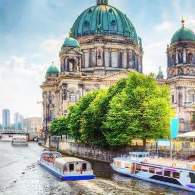 Berlin: Scenic Guided Tour by Private Car for 2, 3, 6 Hours