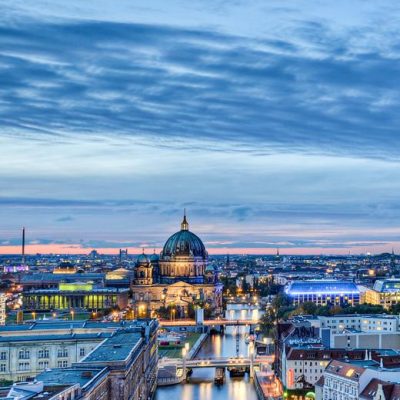 Berlin: Private Accessible Highlights Tour with Local Guide